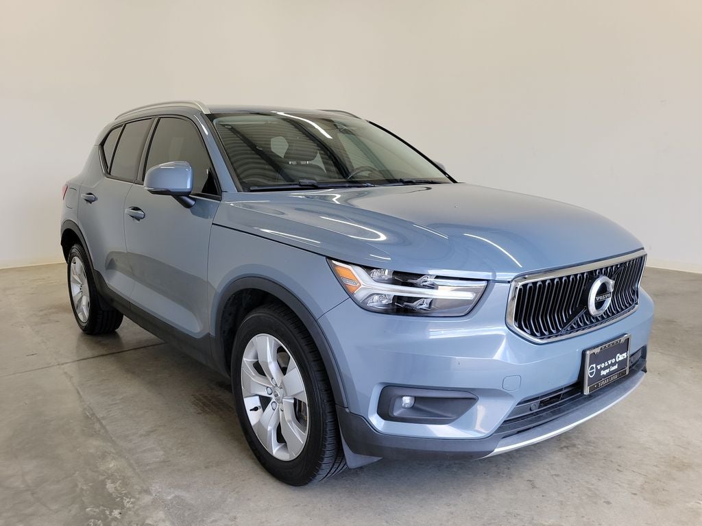 2021 Volvo XC40 Momentum