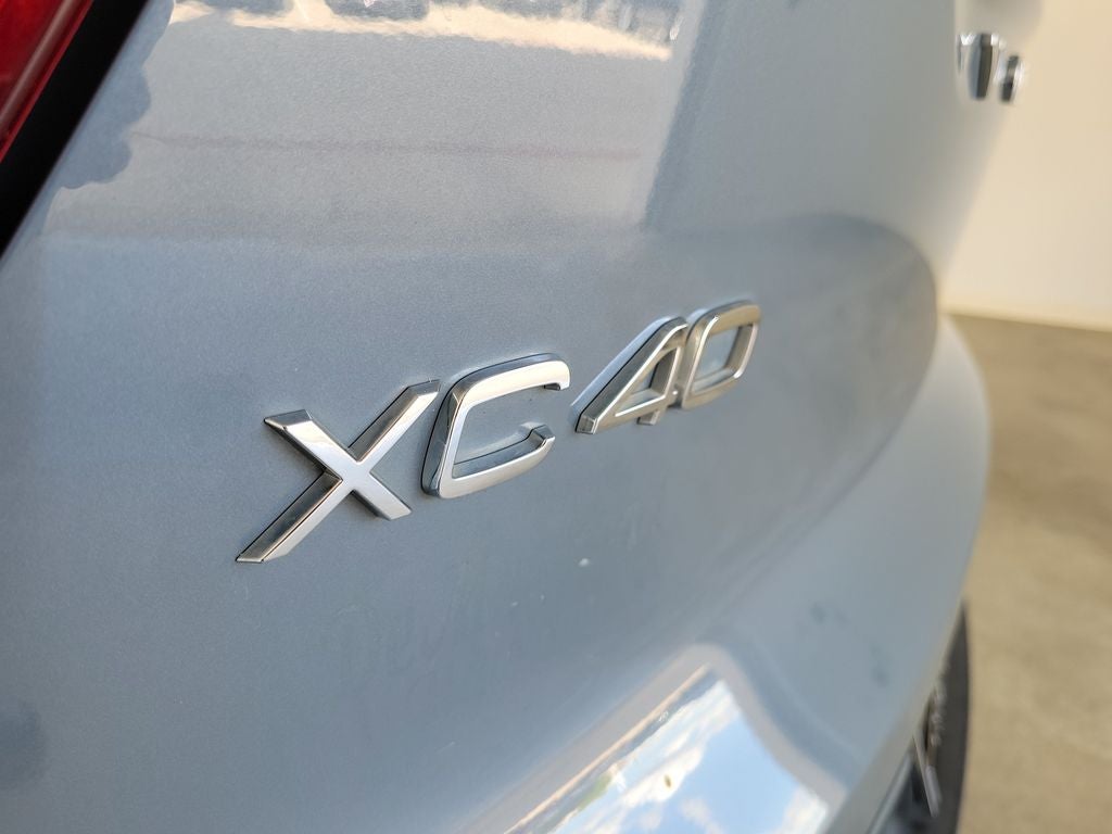 2021 Volvo XC40 Momentum