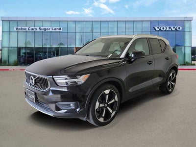 2020 Volvo XC40 Momentum