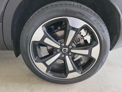 2020 Volvo XC40 Momentum