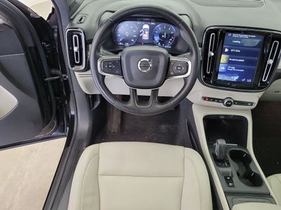 2020 Volvo XC40 Momentum