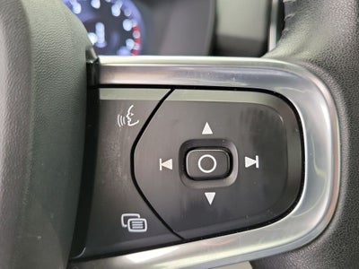 2020 Volvo XC40 Momentum