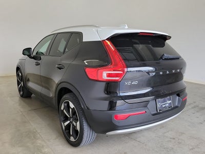 2020 Volvo XC40 Momentum