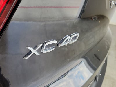 2020 Volvo XC40 Momentum
