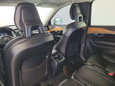 2021 Volvo XC90 T6 Momentum