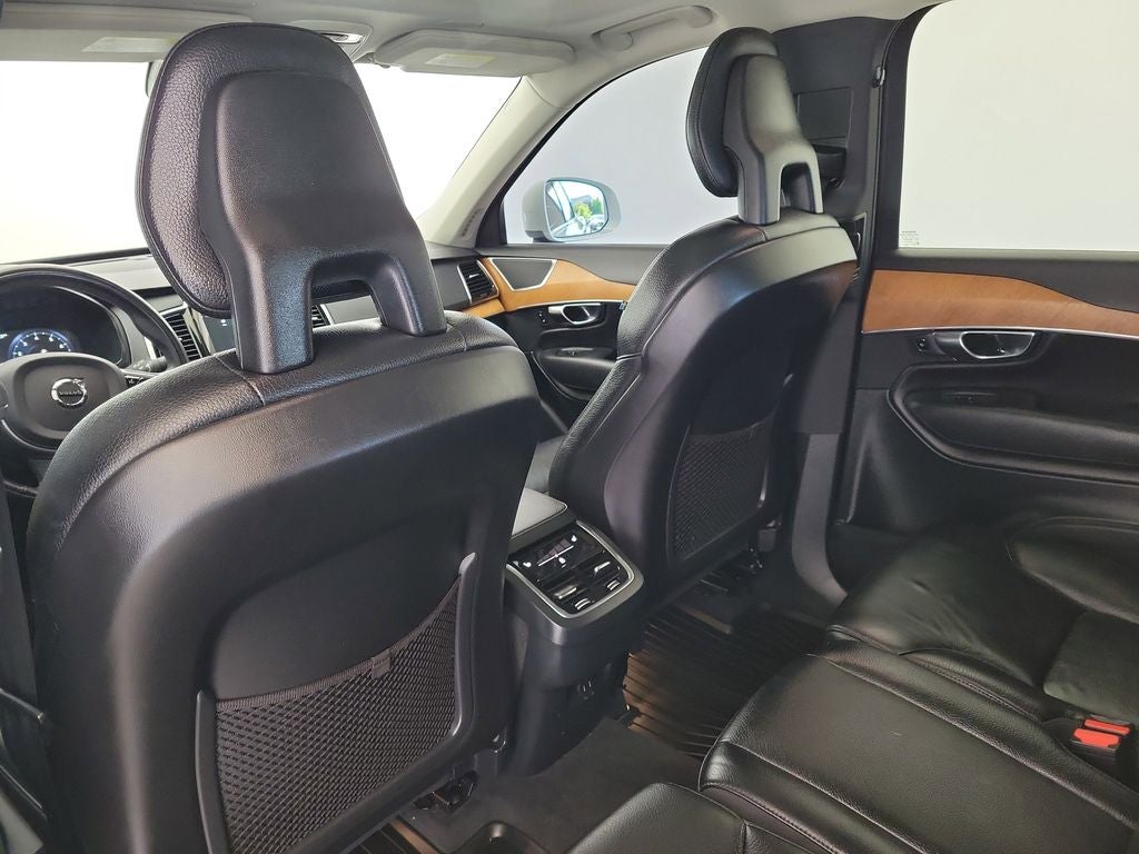 2021 Volvo XC90 T6 Momentum
