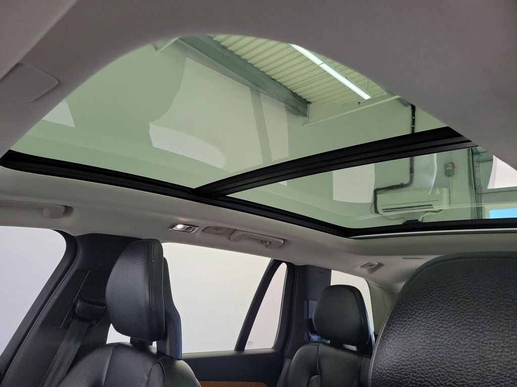 2021 Volvo XC90 T6 Momentum