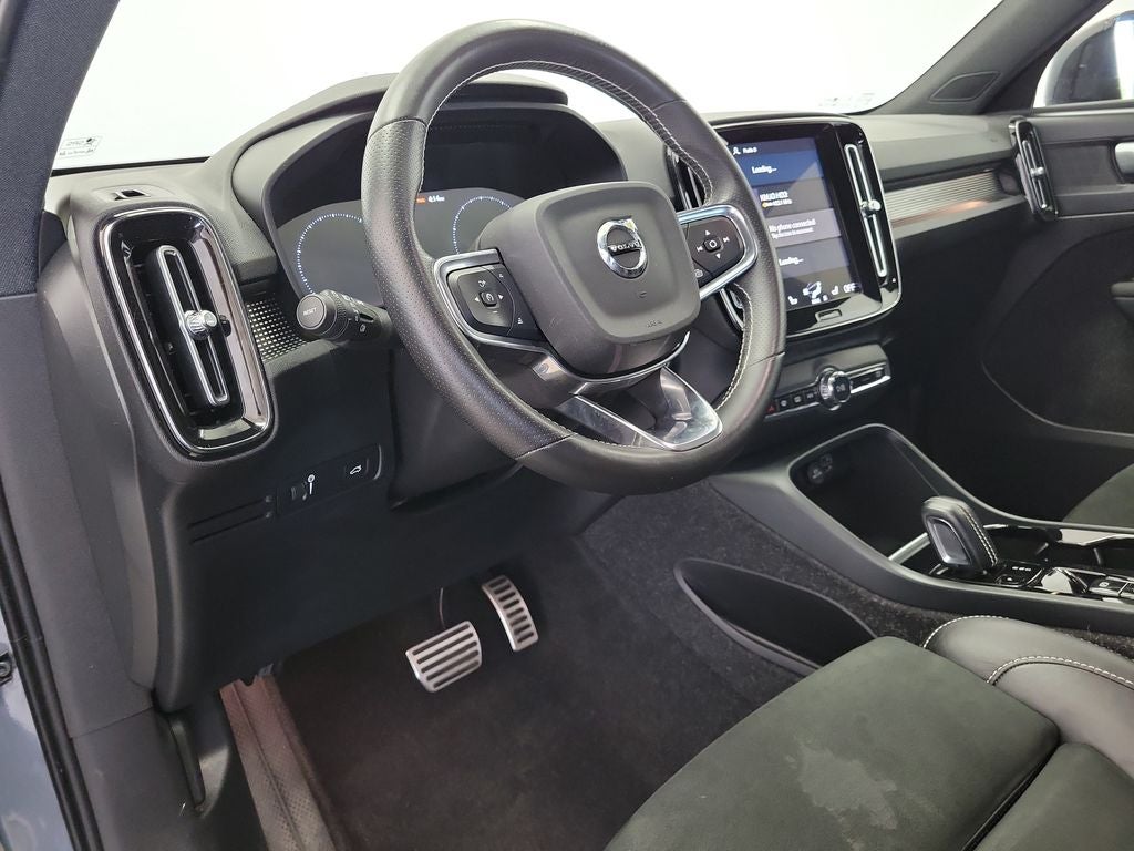 2021 Volvo XC40 R-Design