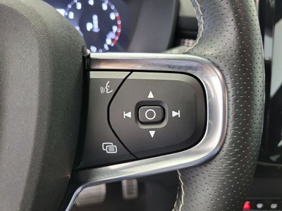 2021 Volvo XC40 R-Design