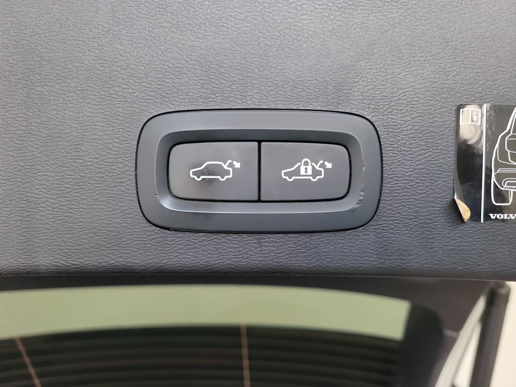 2022 Volvo XC40 Recharge Pure Electric P8 Plus