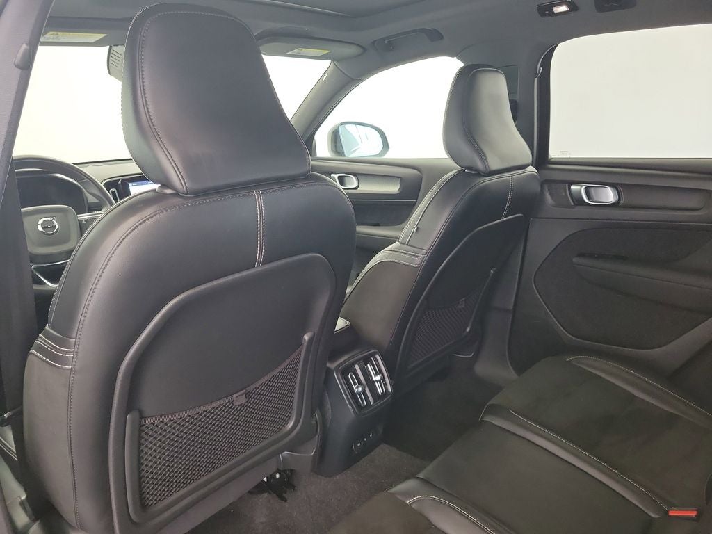 2022 Volvo XC40 Recharge Pure Electric P8 Plus