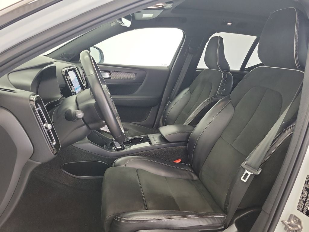 2022 Volvo XC40 Recharge Pure Electric P8 Plus