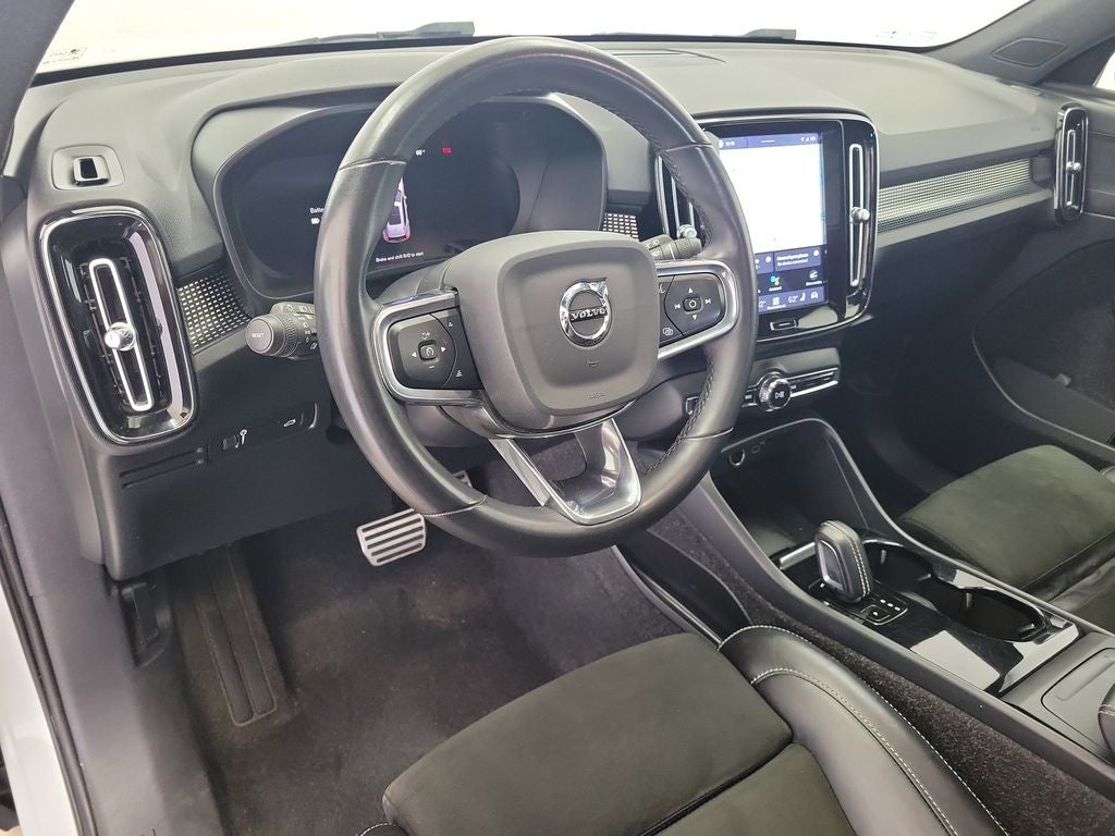 2022 Volvo XC40 Recharge Pure Electric P8 Plus