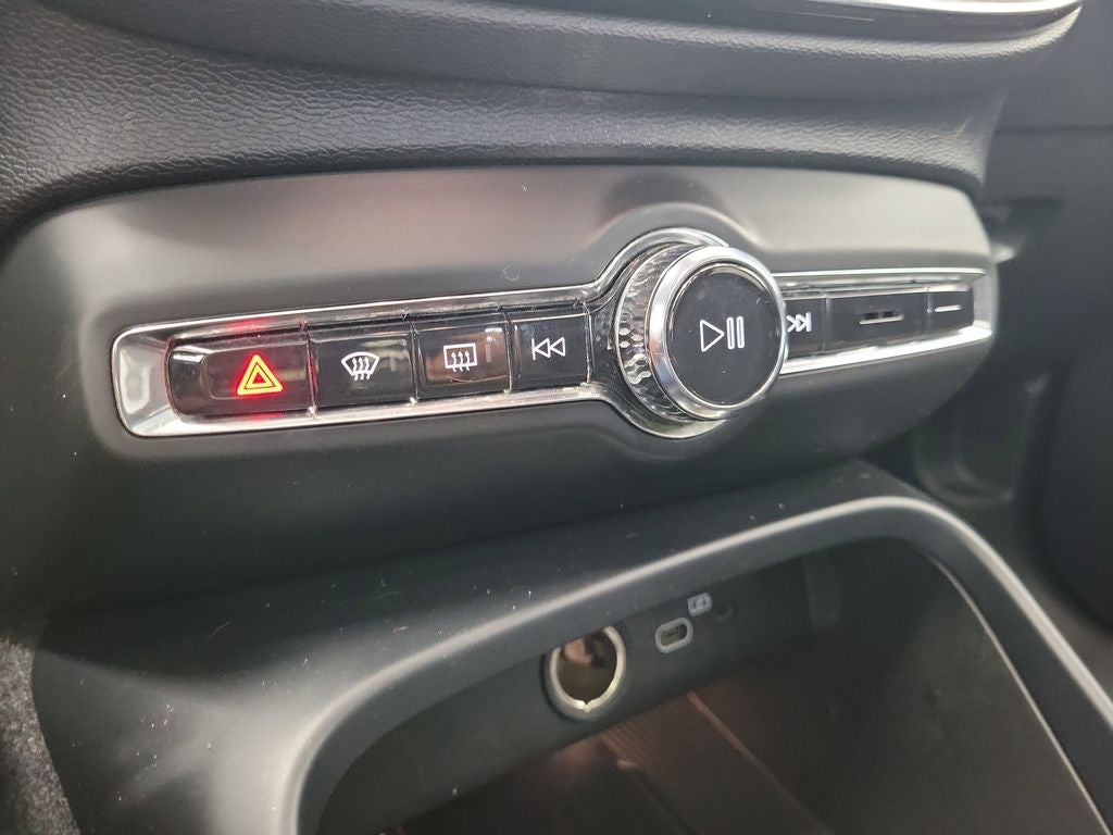 2022 Volvo XC40 Recharge Pure Electric P8 Plus