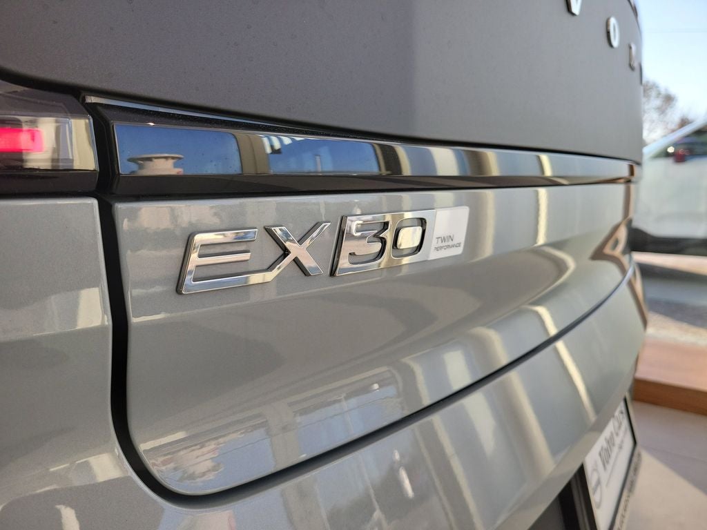 2026 Volvo EX30 Twin Motor Cross Country Ultra