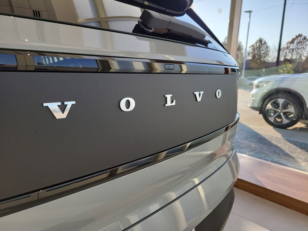 2026 Volvo EX30 Twin Motor Cross Country Ultra