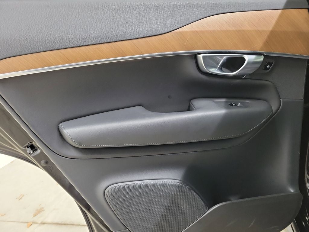 2024 Volvo XC90 Recharge Plug-In Hybrid T8 Plus Bright Theme 7 Passenger