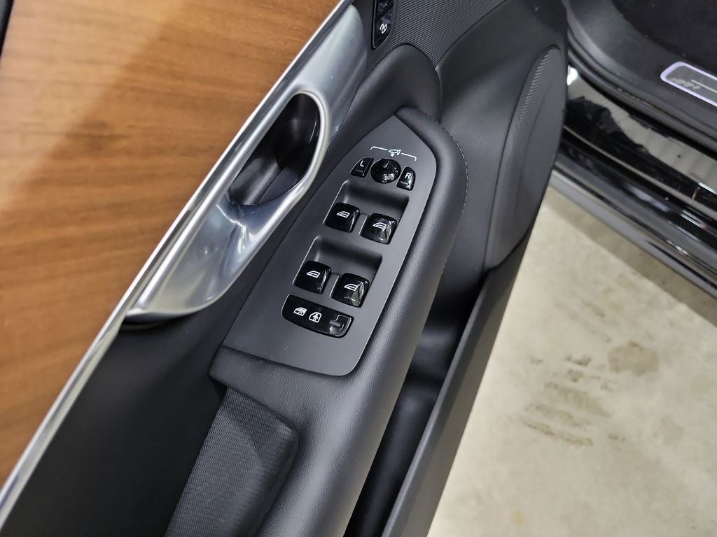 2024 Volvo XC90 Recharge Plug-In Hybrid T8 Plus Bright Theme 7 Passenger