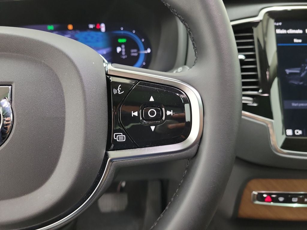 2024 Volvo XC90 Recharge Plug-In Hybrid T8 Plus Bright Theme 7 Passenger