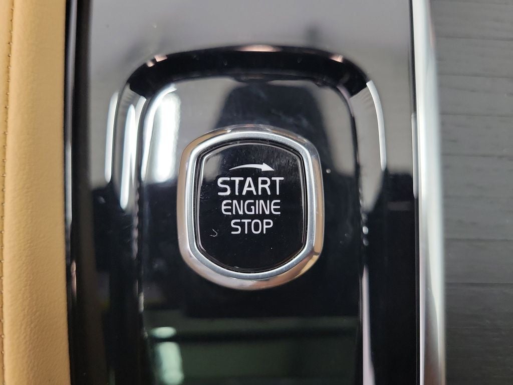 2024 Volvo XC90 Recharge Plug-In Hybrid Ultimate