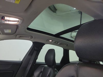 2023 Volvo XC60 Recharge Plug-In Hybrid T8 Plus Dark Theme