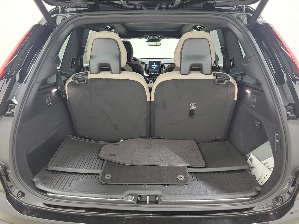 2026 Volvo XC90 Plug-In Hybrid T8 Plus 6 Passenger