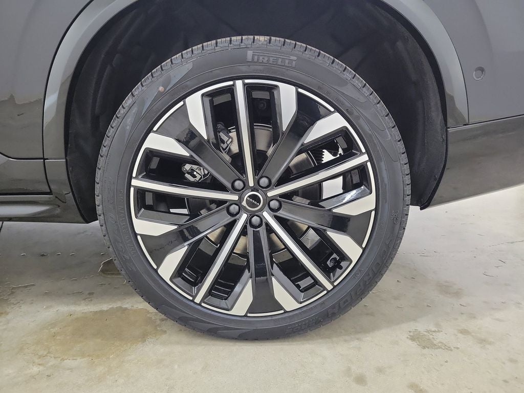 2026 Volvo XC90 Plug-In Hybrid T8 Plus 6 Passenger