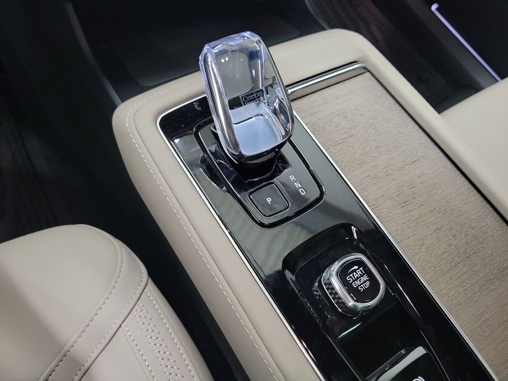 2026 Volvo XC90 Plug-In Hybrid T8 Plus 6 Passenger