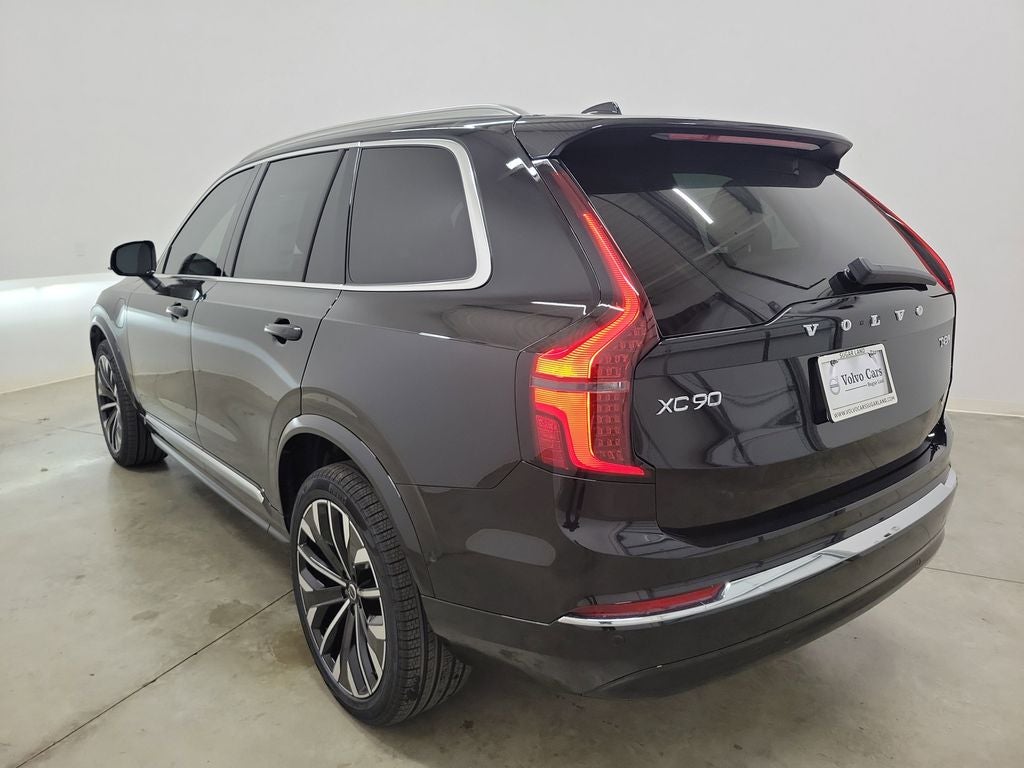 2026 Volvo XC90 Plug-In Hybrid T8 Plus 6 Passenger