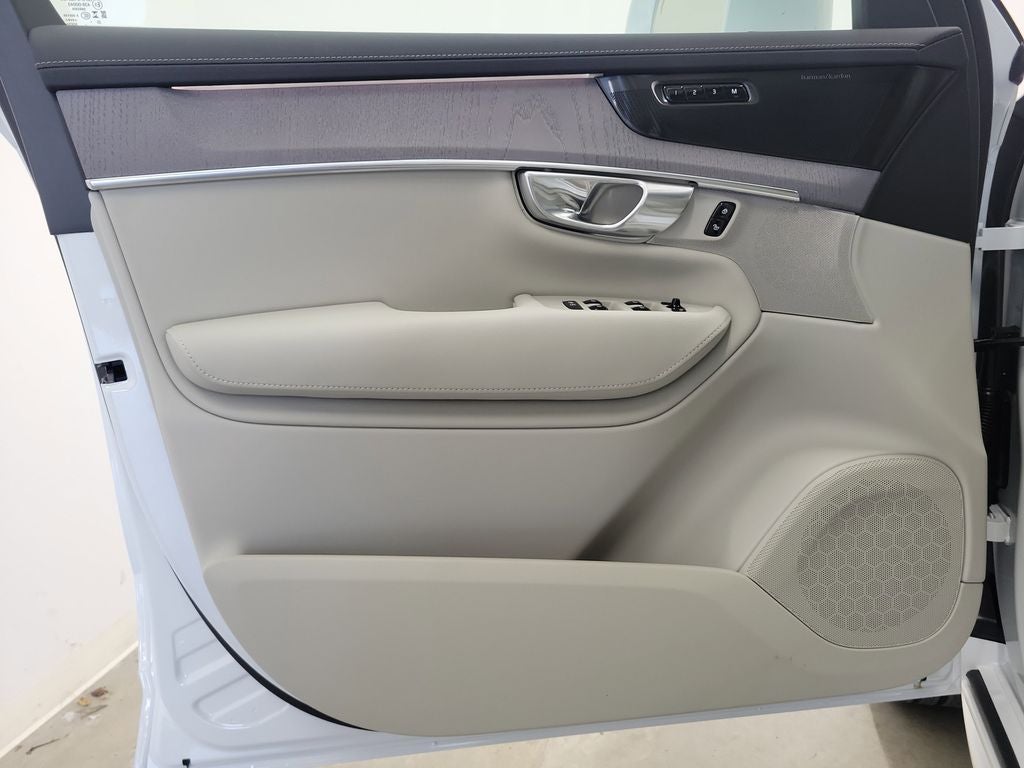 2026 Volvo XC90 Plug-In Hybrid T8 Ultra 6 Passenger