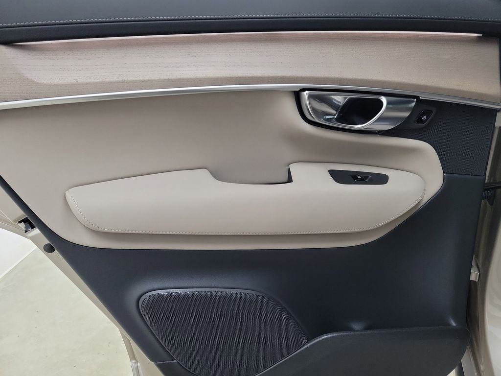 2026 Volvo XC90 Plug-In Hybrid T8 Plus 7 Passenger