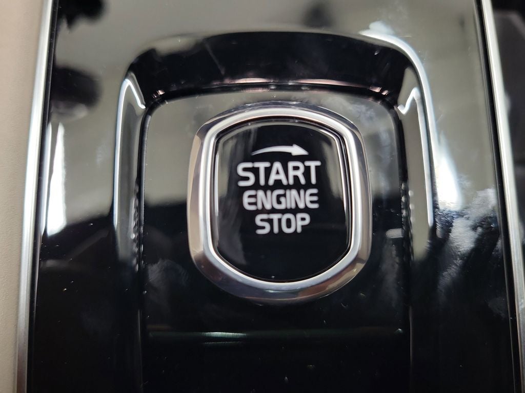 2026 Volvo XC90 Plug-In Hybrid T8 Plus 7 Passenger