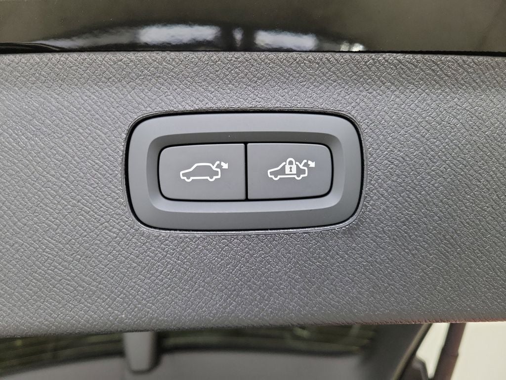 2026 Volvo XC90 Plug-In Hybrid T8 Plus 7 Passenger