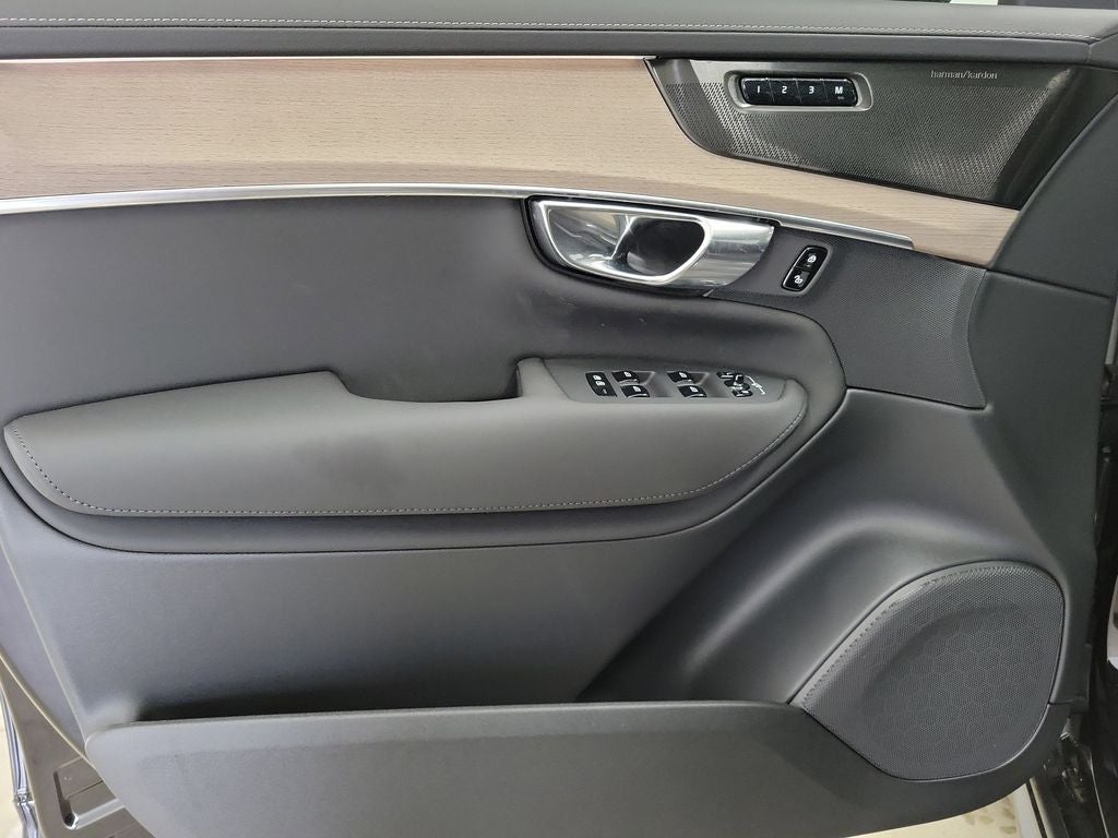 2026 Volvo XC90 Plug-In Hybrid T8 Plus 7 Passenger