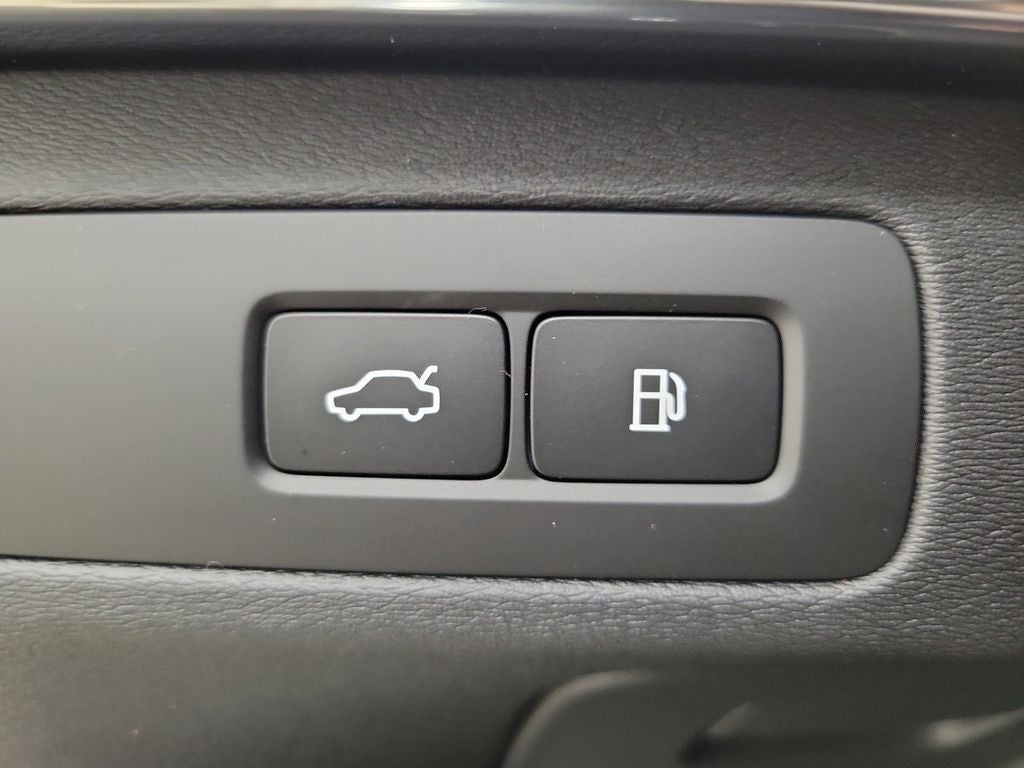 2026 Volvo XC90 Plug-In Hybrid T8 Plus 7 Passenger