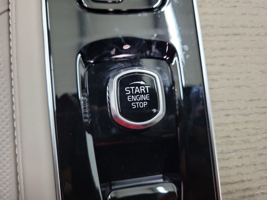 2026 Volvo XC90 Plug-In Hybrid T8 Plus 7 Passenger