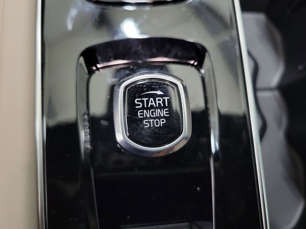 2026 Volvo XC90 Plug-In Hybrid T8 Plus 7 Passenger