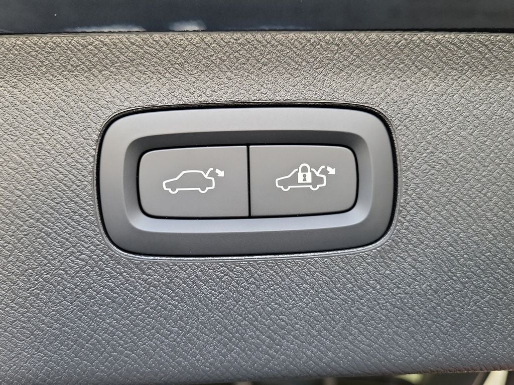 2026 Volvo XC90 Plug-In Hybrid T8 Plus 7 Passenger