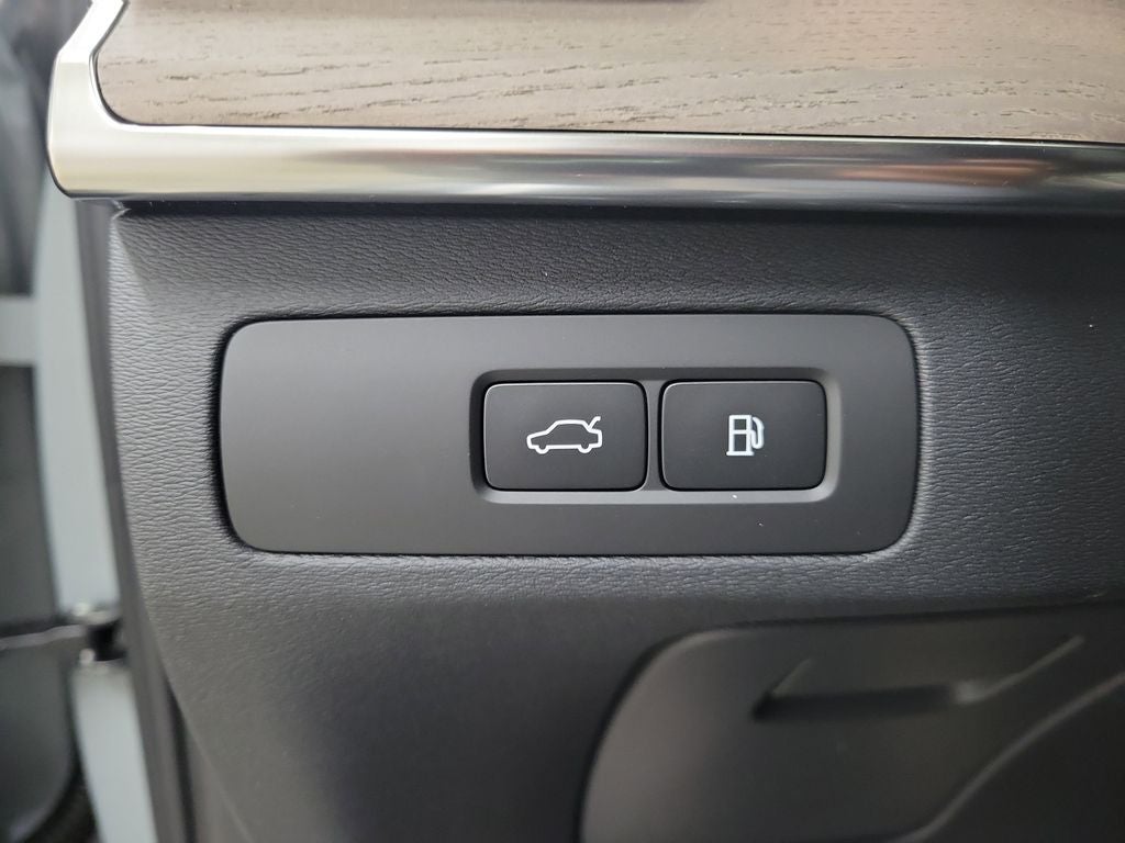 2026 Volvo XC90 Plug-In Hybrid T8 Plus 7 Passenger