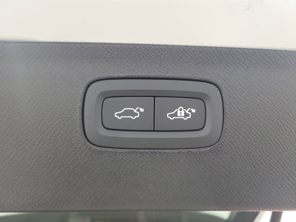 2026 Volvo XC90 Plug-In Hybrid T8 Plus 7 Passenger