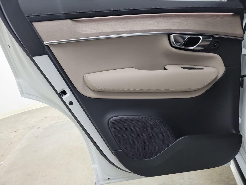 2026 Volvo XC90 Plug-In Hybrid T8 Plus 7 Passenger