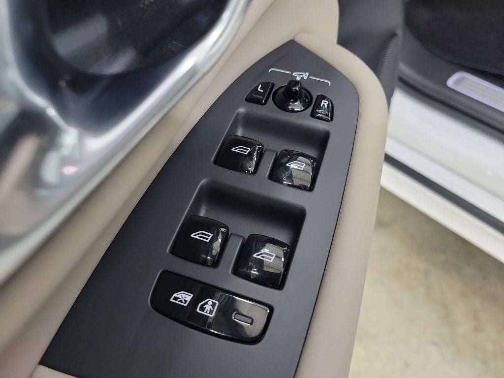 2026 Volvo XC90 Plug-In Hybrid T8 Plus 7 Passenger