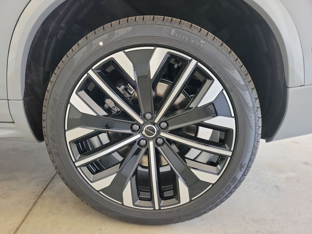 2026 Volvo XC90 Plug-In Hybrid T8 Plus 7 Passenger