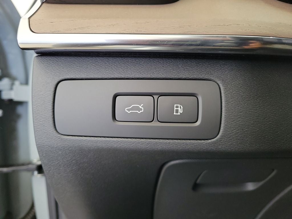 2026 Volvo XC90 Plug-In Hybrid T8 Plus 7 Passenger