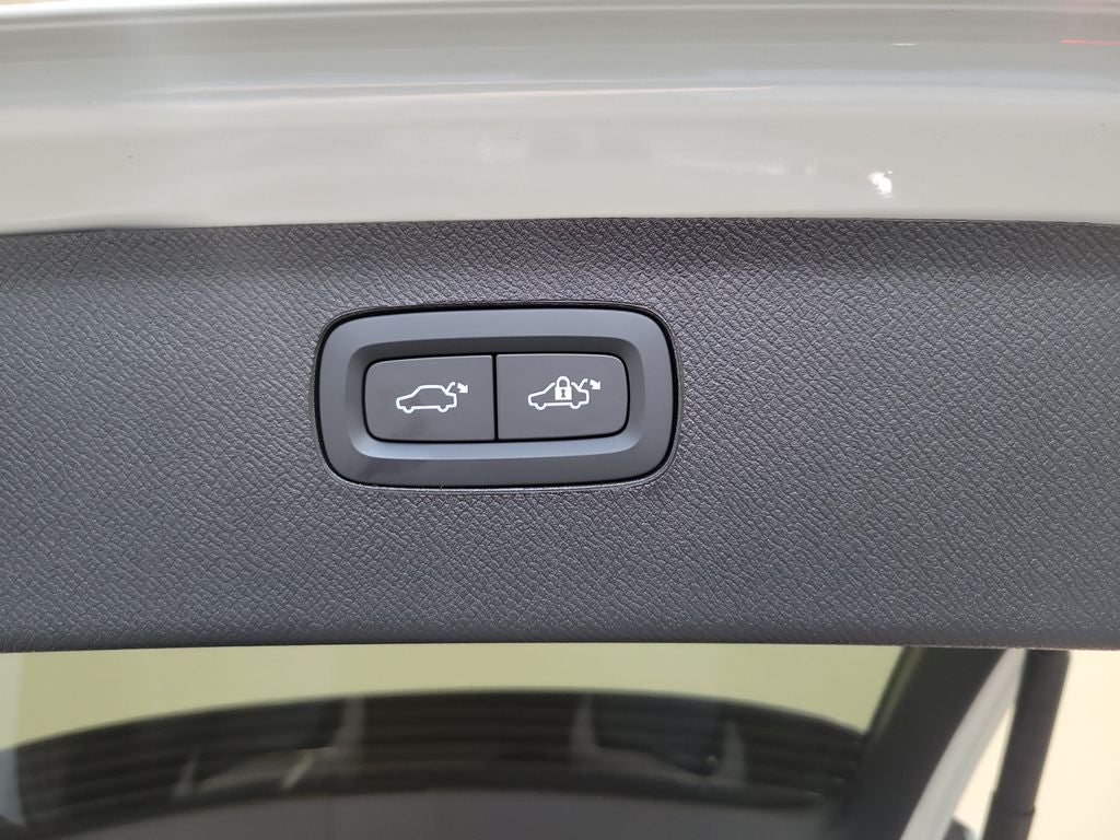 2026 Volvo XC90 Plug-In Hybrid T8 Plus 7 Passenger