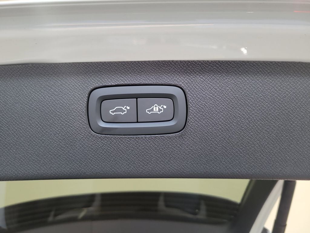 2026 Volvo XC90 Plug-In Hybrid T8 Plus 7 Passenger