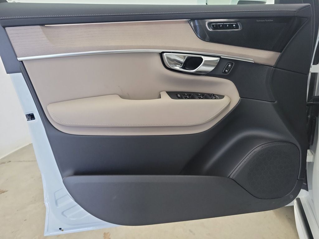 2026 Volvo XC90 Plug-In Hybrid T8 Plus 7 Passenger