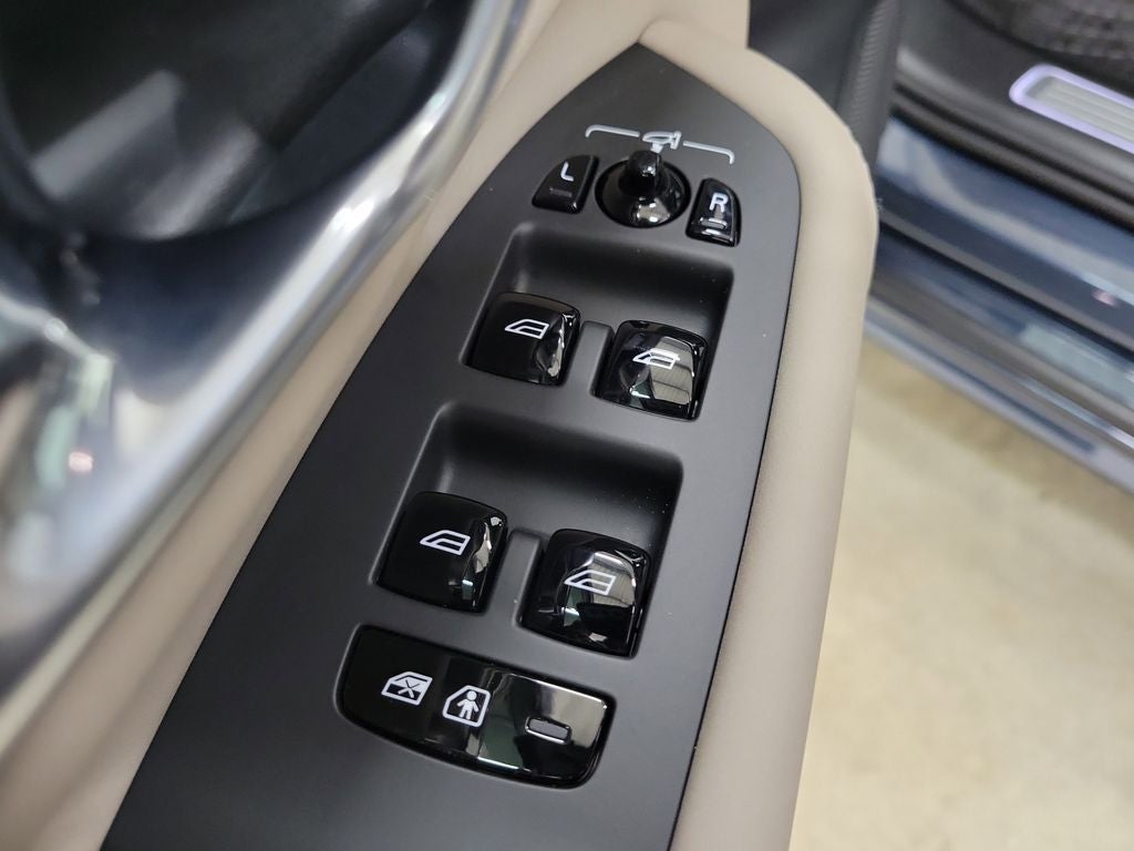 2026 Volvo XC90 Plug-In Hybrid T8 Ultra 7 Passenger