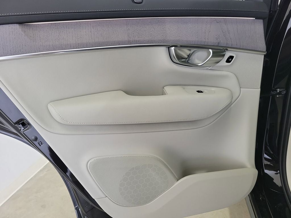 2026 Volvo XC90 Plug-In Hybrid T8 Ultra