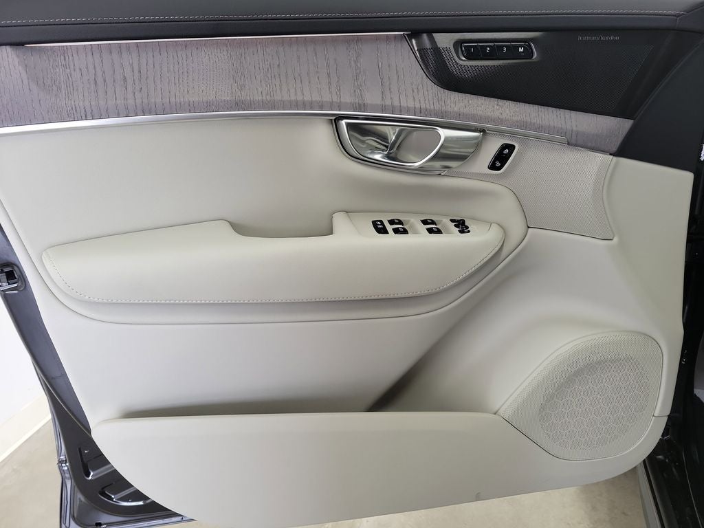 2026 Volvo XC90 Plug-In Hybrid T8 Ultra